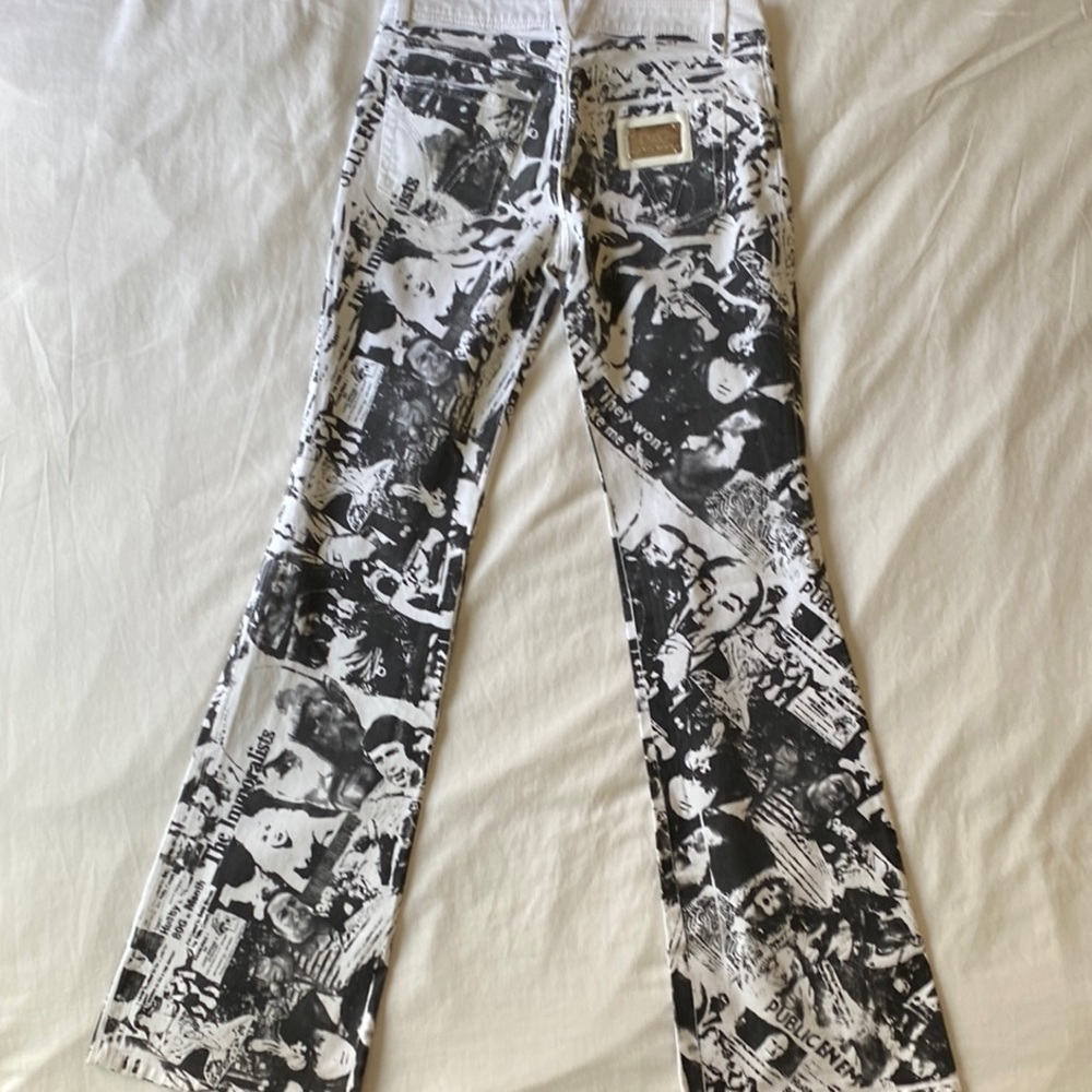VINTAGE Y2K DOLCE & GABBANA R. BUDD DWYER NEWSPAPER PRINT JEANS  Size 26 - Picture 13 of 15